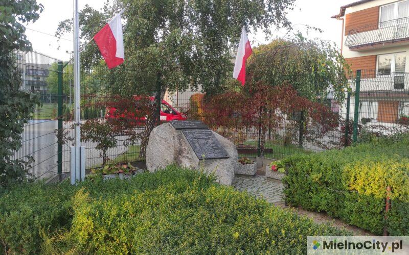 Pomnik pamięci 19 Bataliony Saperów w Mielnie (Unieściu)